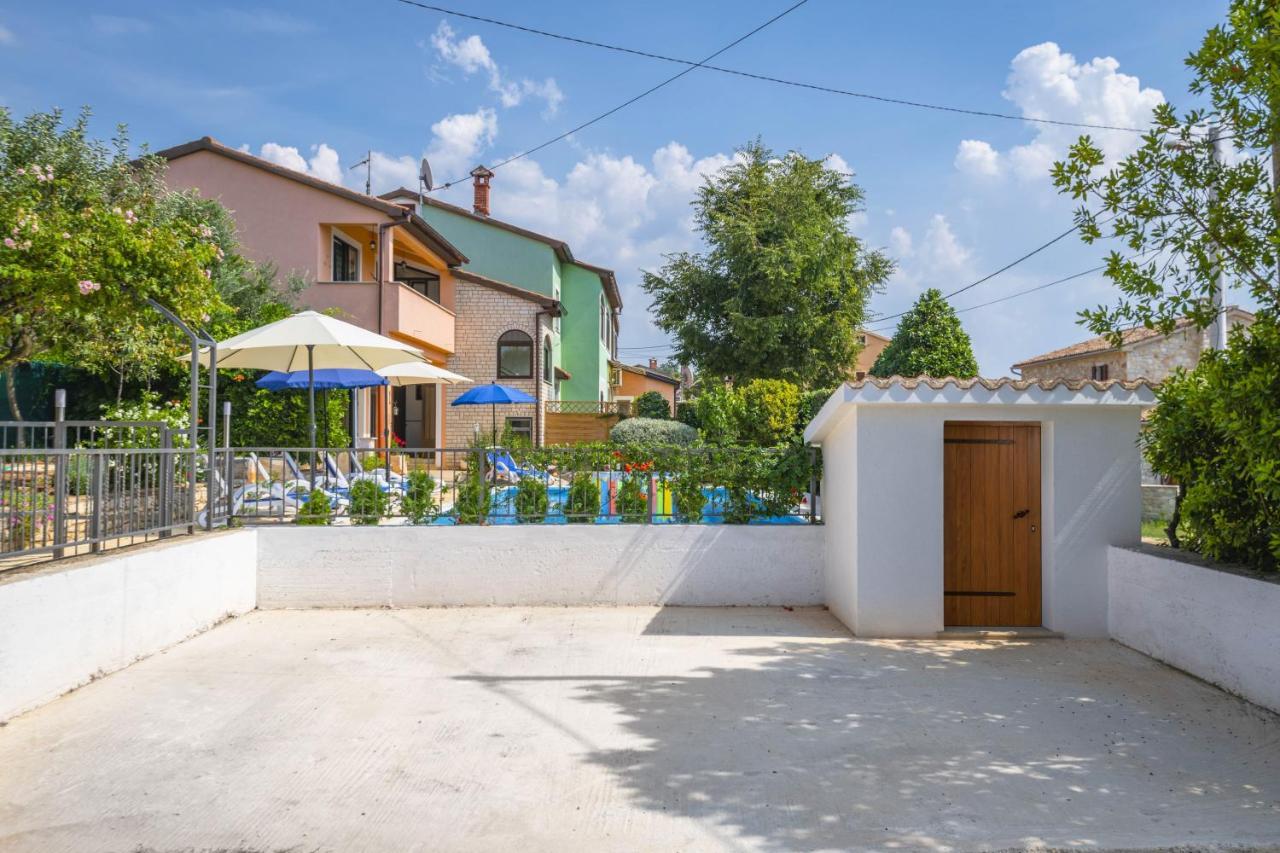 Kaštelir Villa Margerita With Private Pool, Yard And Parking מראה חיצוני תמונה
