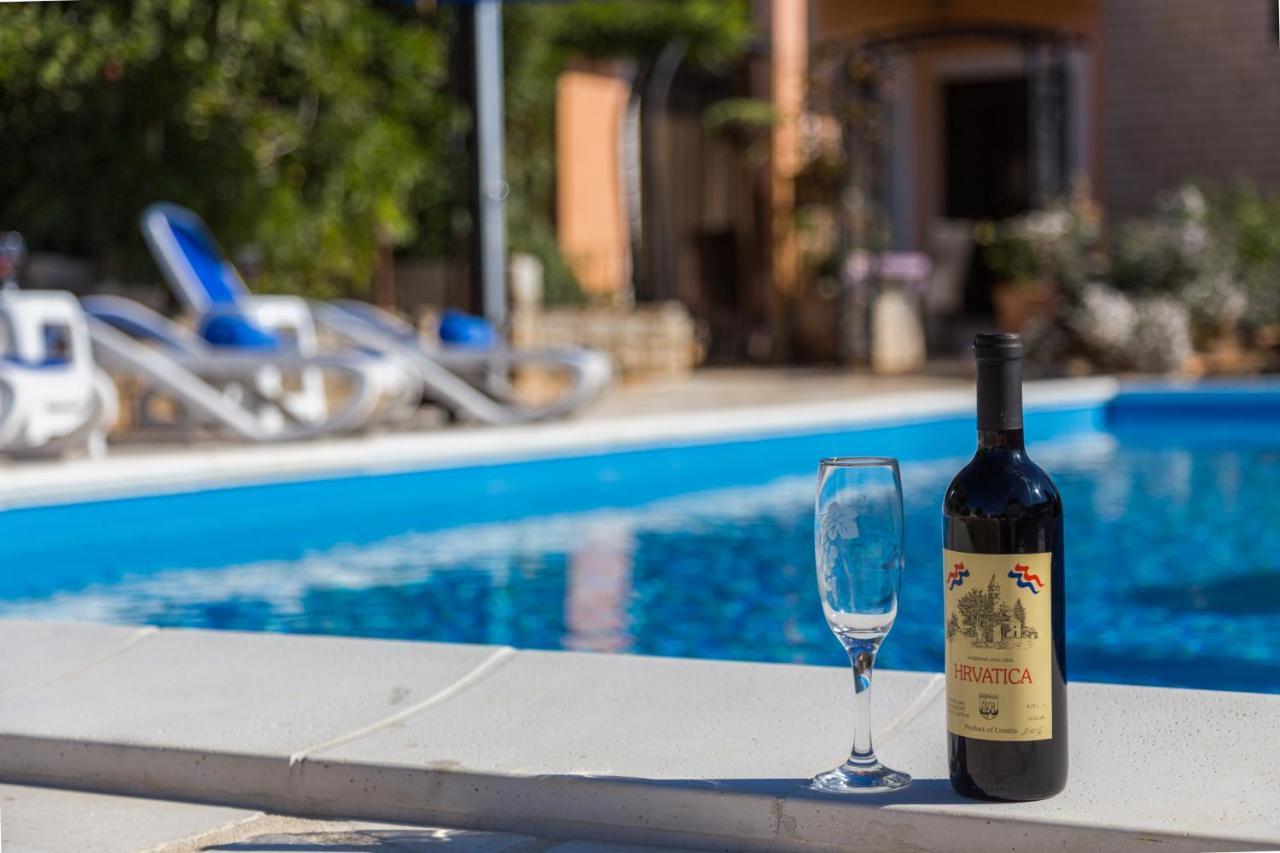 Kaštelir Villa Margerita With Private Pool, Yard And Parking מראה חיצוני תמונה