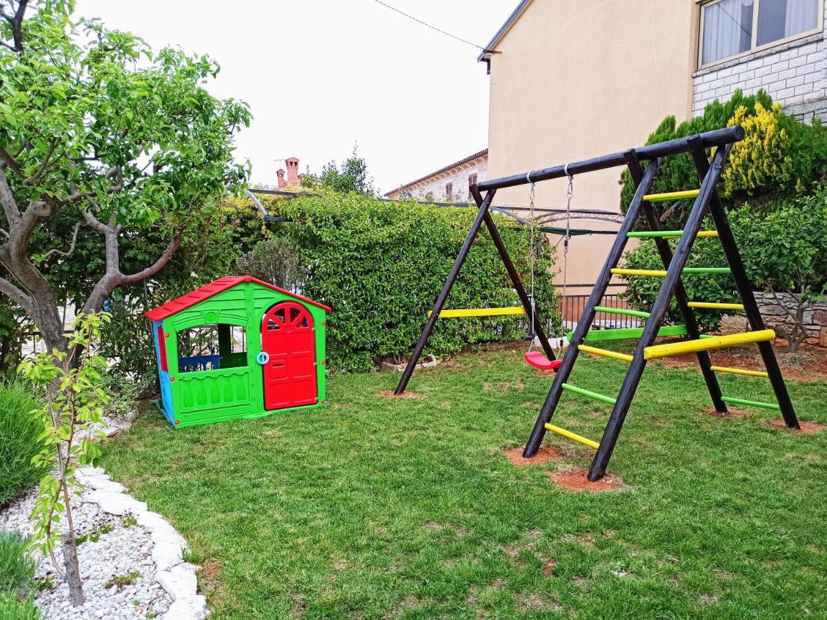 Kaštelir Villa Margerita With Private Pool, Yard And Parking מראה חיצוני תמונה