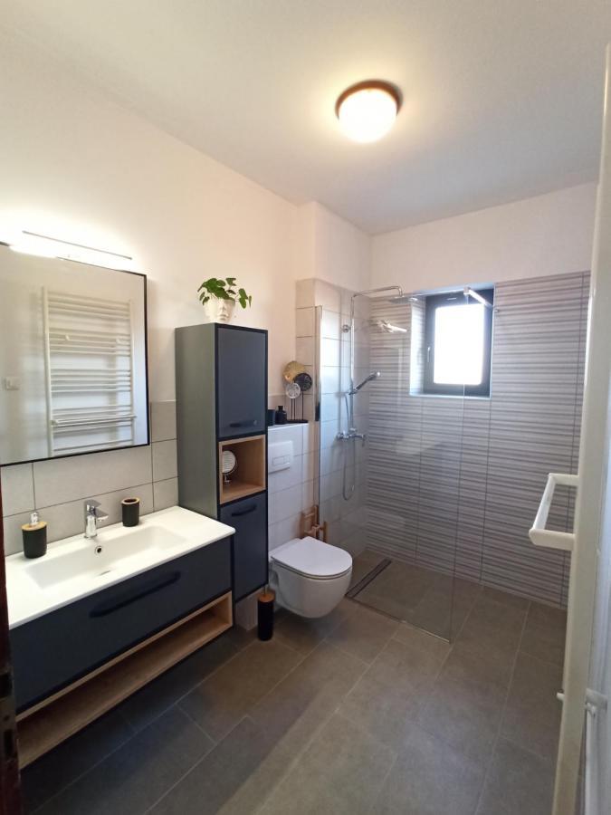 Kaštelir Villa Margerita With Private Pool, Yard And Parking מראה חיצוני תמונה